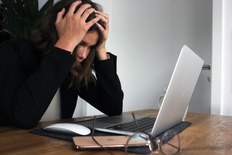 Tricks to manage time and overcome work stress